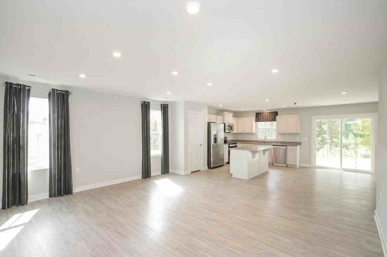 711 Cottage Dr - Photo 6 of 39