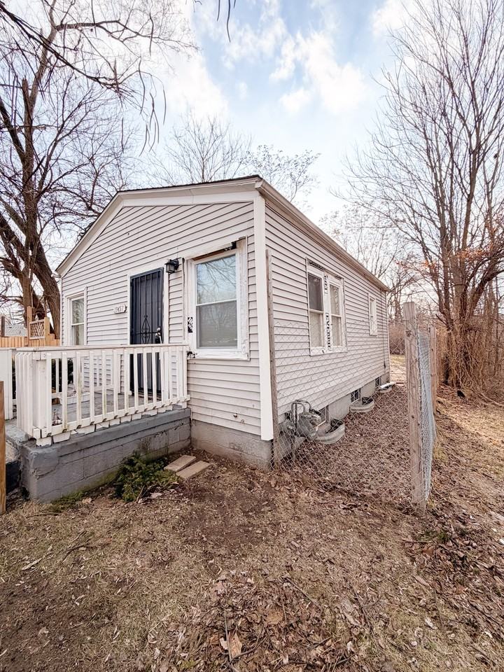 19457 Evergreen Rd #1 - Photo 2 of 10