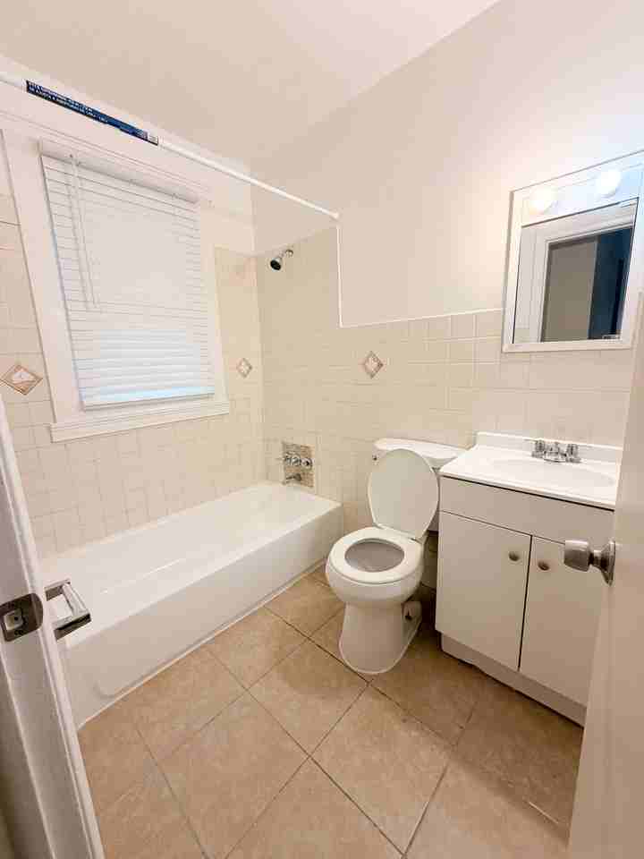 19457 Evergreen Rd #1 - Photo 5 of 10