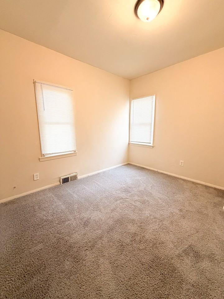 19457 Evergreen Rd #1 - Photo 6 of 10