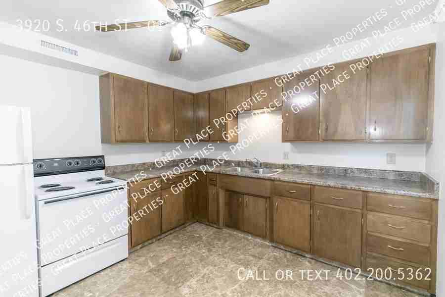 3920 S 46th St #01 - Photo 5 of 18