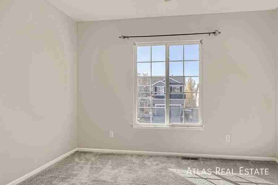 4526 Crow Creek Dr - Photo 7 of 16