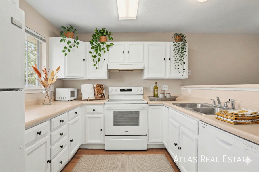 7829 Antelope Valley Pt - Photo 2 of 32