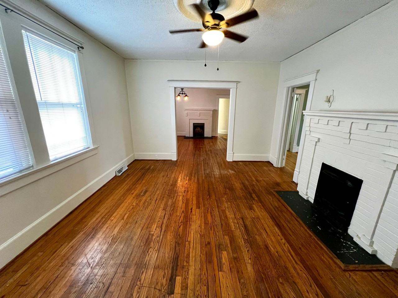 901 Center St - Photo 6 of 34