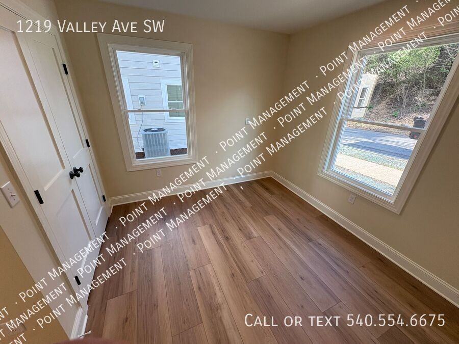 1219 Valley Ave Sw - Photo 4 of 10