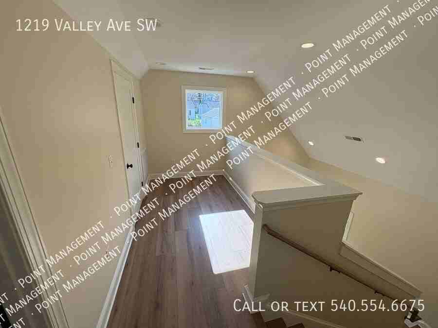 1219 Valley Ave Sw - Photo 7 of 10