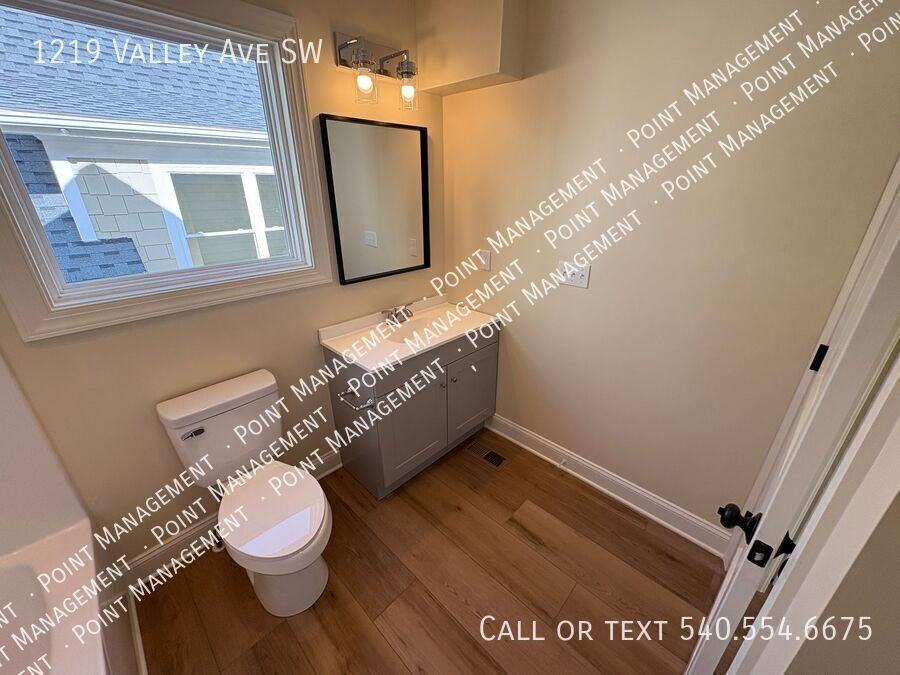 1219 Valley Ave Sw - Photo 2 of 11