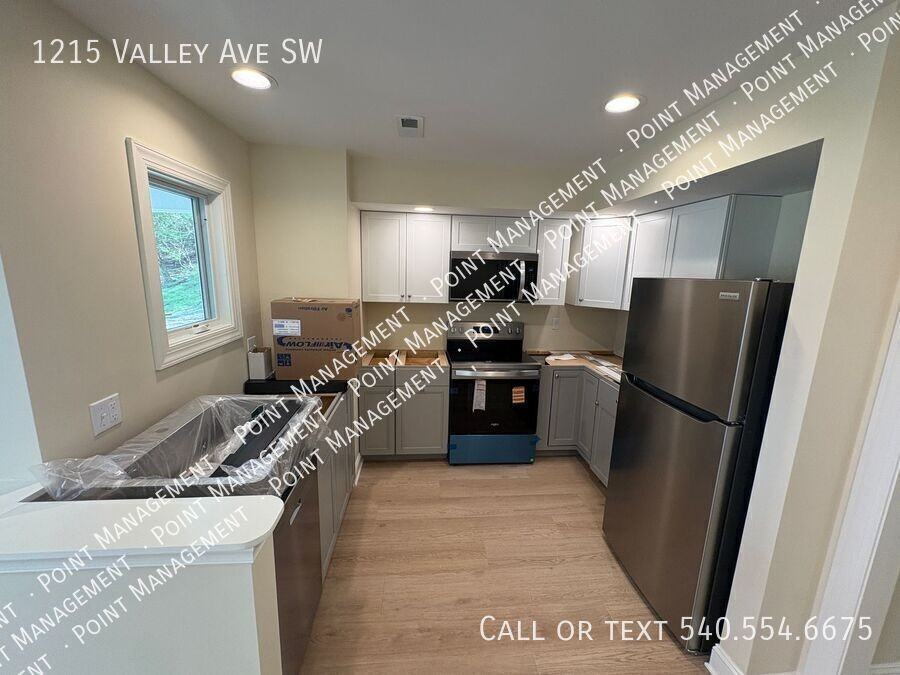 1215 Valley Ave Sw - Photo 2 of 13