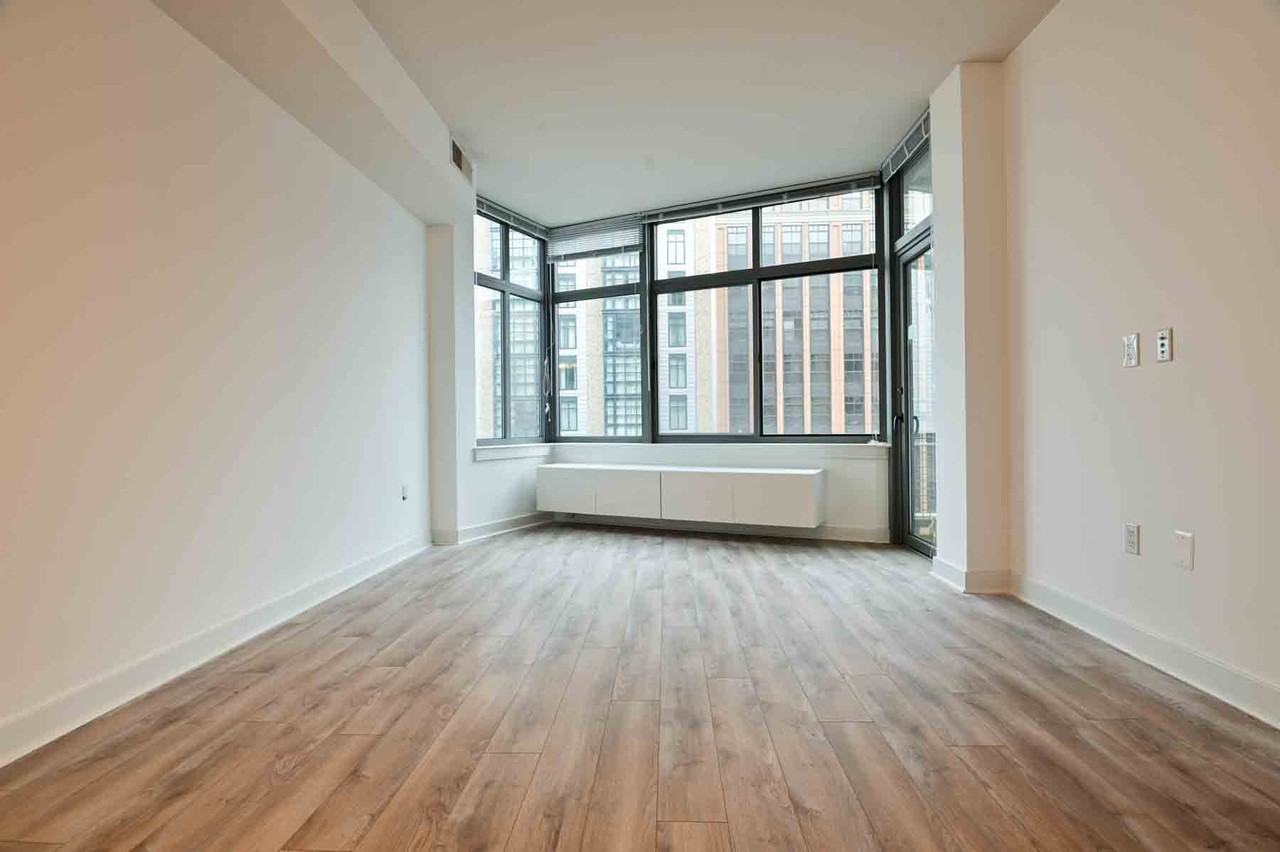 460 New York Ave Nw #501 - Photo 4 of 14