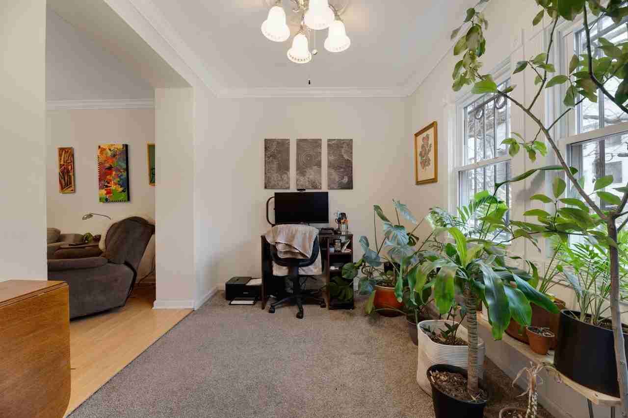 1233 Raum St Ne #3 - Photo 4 of 11