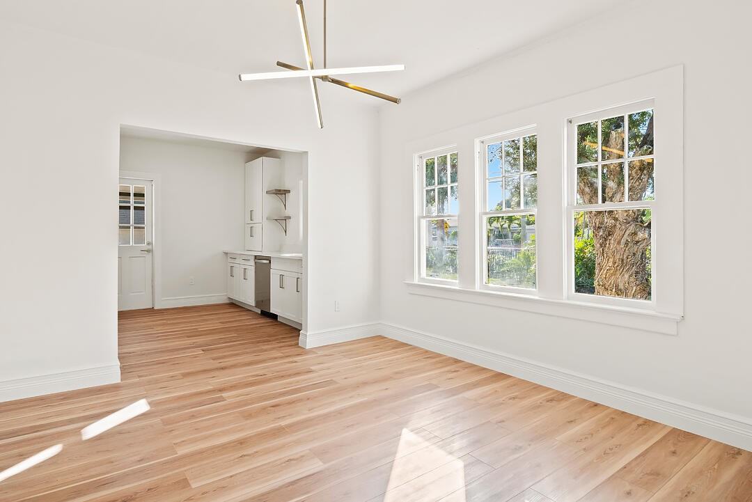 436 51st St - Photo 7 of 10