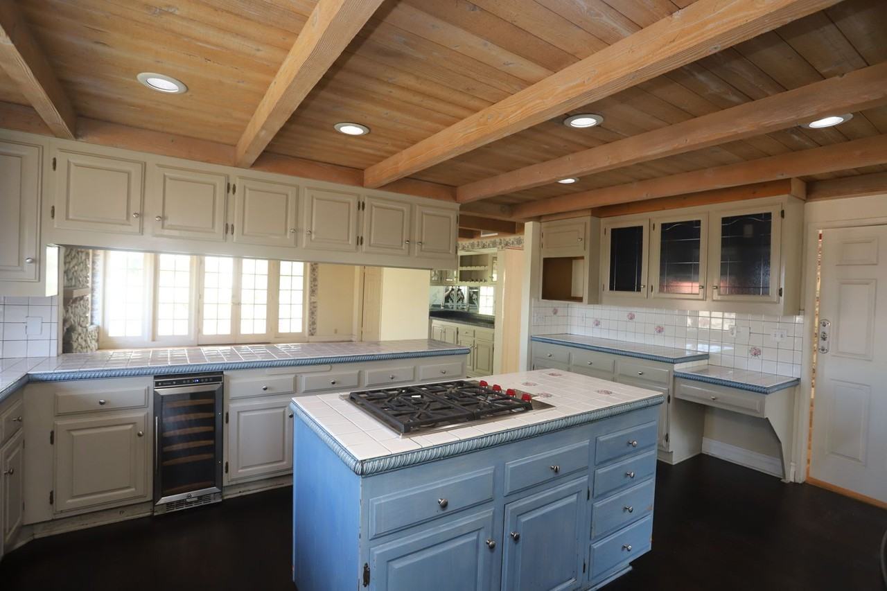 460 S Bridge View Dr - Photo 4 of 9