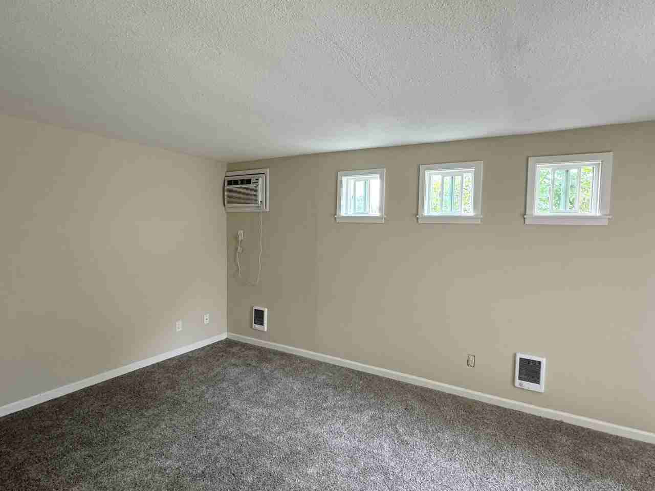 885 Broadway #7 - Photo 3 of 8