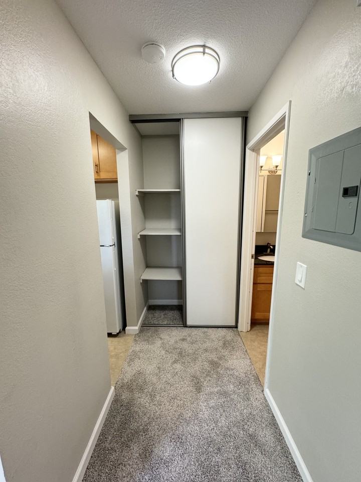 885 Broadway #7 - Photo 4 of 8