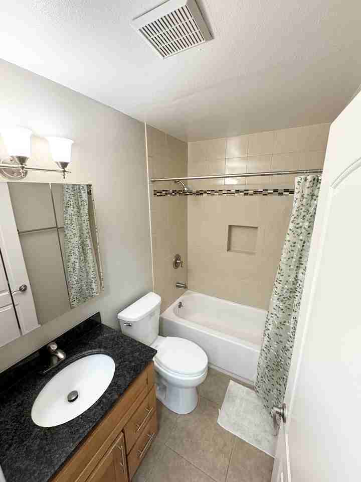 885 Broadway #7 - Photo 5 of 8