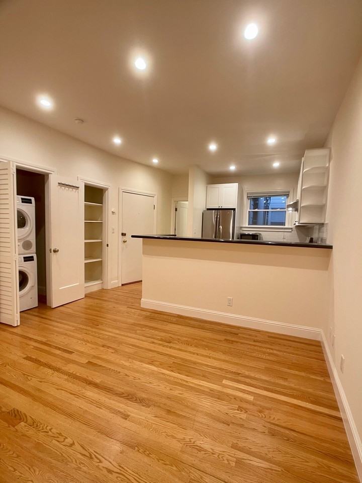 1133 Fell St #6 - Photo 3 of 10