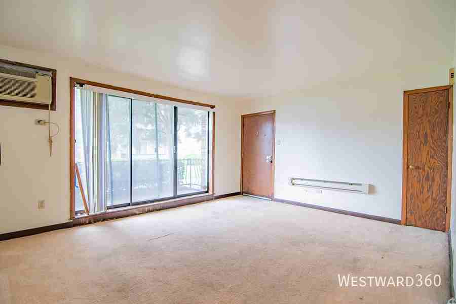 1665 Harbor Ave #S1 - Photo 3 of 10