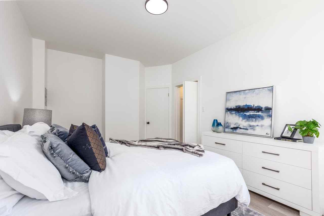 1450 Castro St #3 - Photo 6 of 12