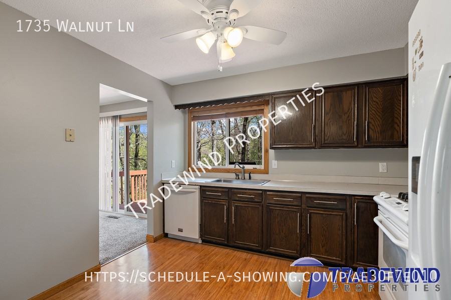 1735 Walnut Ln - Photo 3 of 23