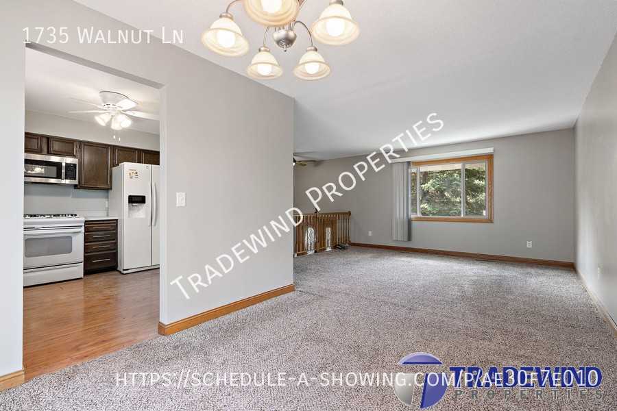 1735 Walnut Ln - Photo 4 of 23