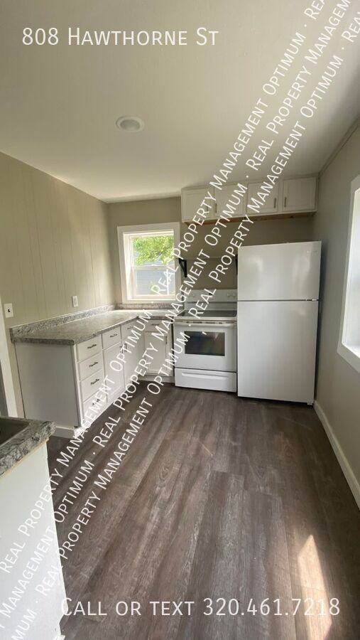 808 Hawthorne St - Photo 3 of 17