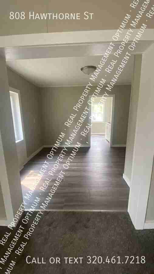 808 Hawthorne St - Photo 5 of 17