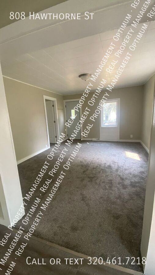 808 Hawthorne St - Photo 6 of 17