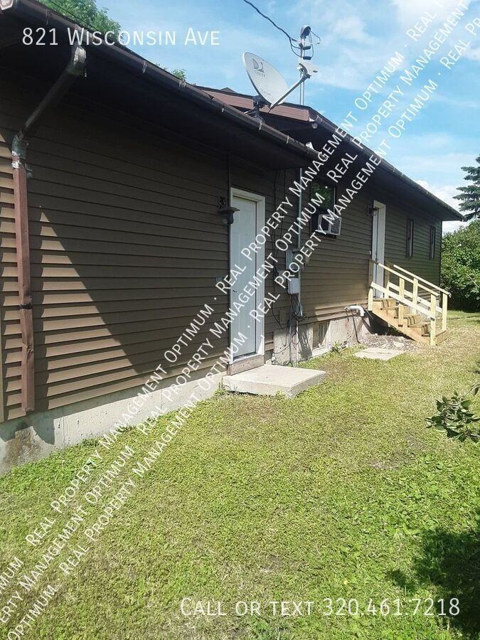 821 Wisconsin Ave - Photo 3 of 33