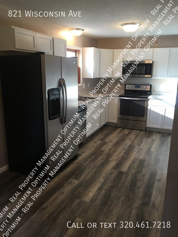 821 Wisconsin Ave - Photo 5 of 33