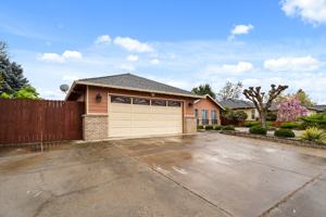 featured image of 2360 Temple Dr