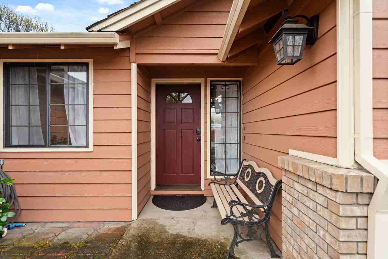 2360 Temple Dr - Photo 5 of 29