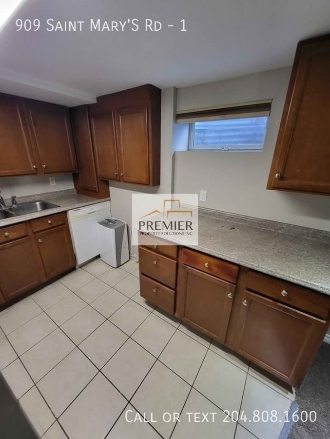 909 St Mary'S Rd #1