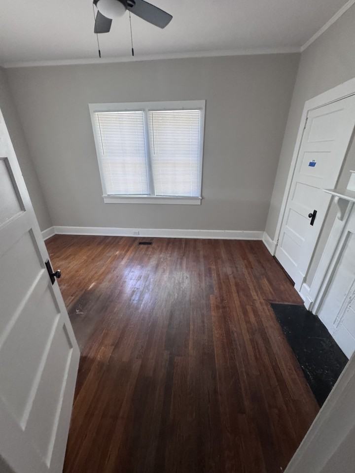 105 Murray Dr #1 - Photo 5 of 20