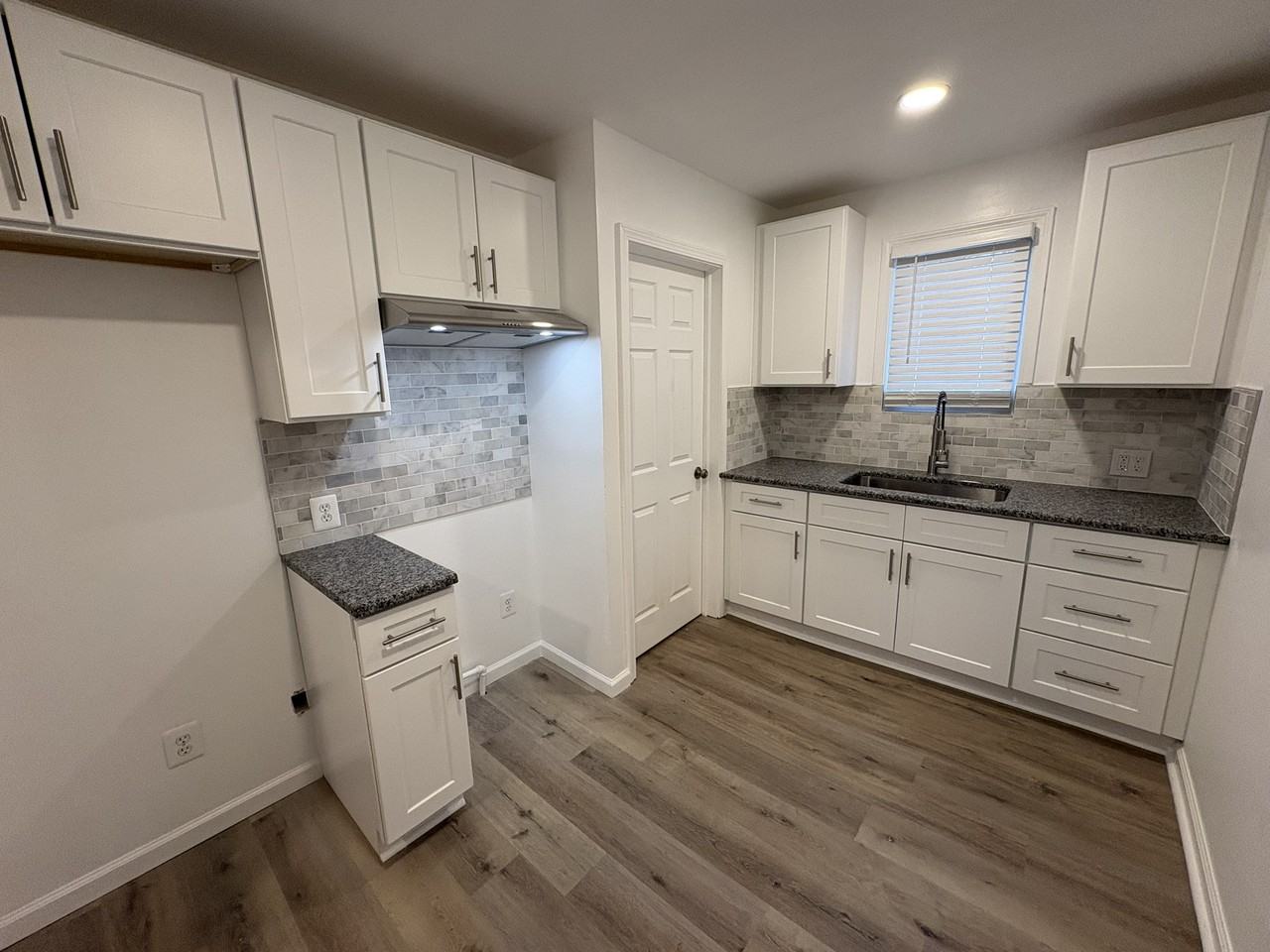 19964 Bradford St - Photo 2 of 6