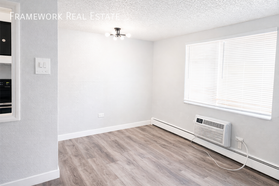 1330 W Mississippi Ave #304 - Photo 4 of 28