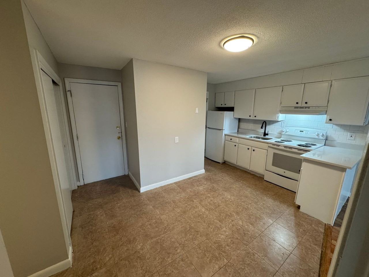 50 Danbury Dr #22 - Photo 2 of 15