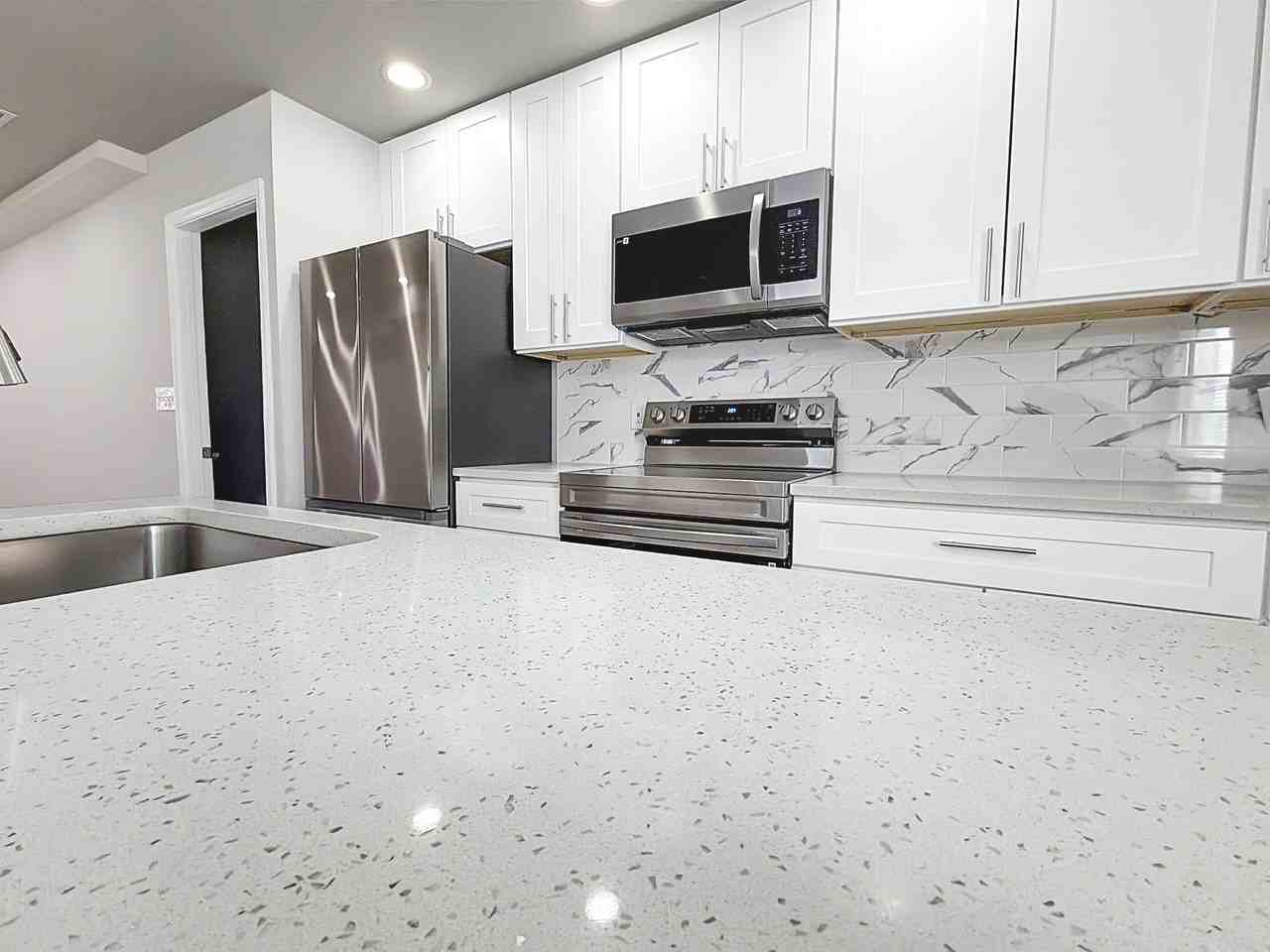 4828 Beaufort Ave #TH - Photo 7 of 24