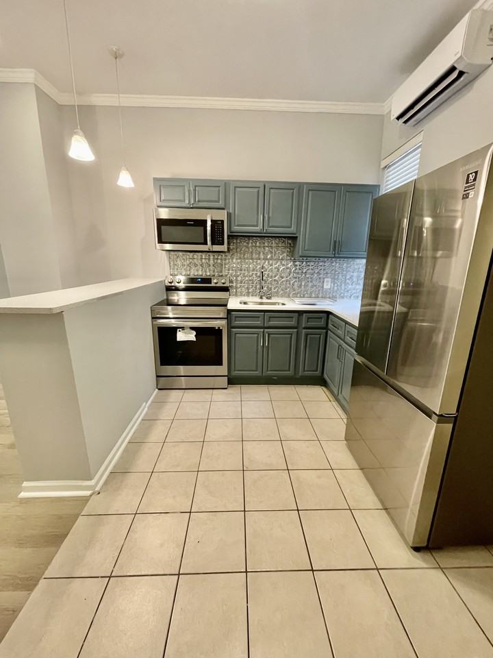 5215 Cedar Ave #1 - Photo 3 of 7