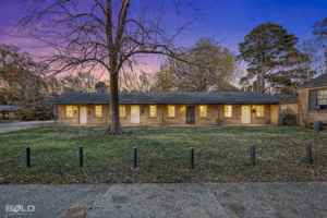 featured image of 117 E Olive St