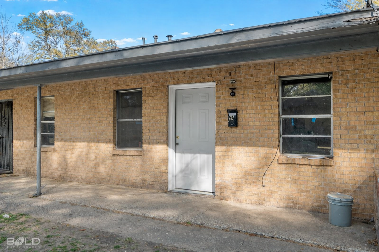 117 E Olive St #117EOLIVEB - Photo 2 of 2