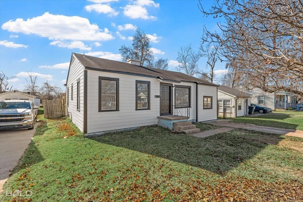 2400 Broadway Dr - Photo 5 of 20