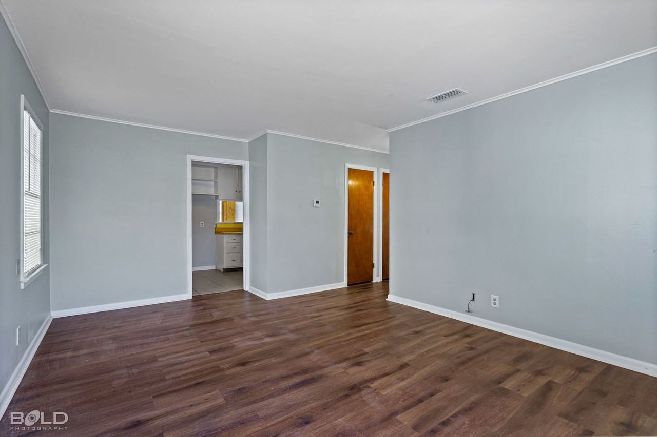 1518 Viosca St - Photo 4 of 13