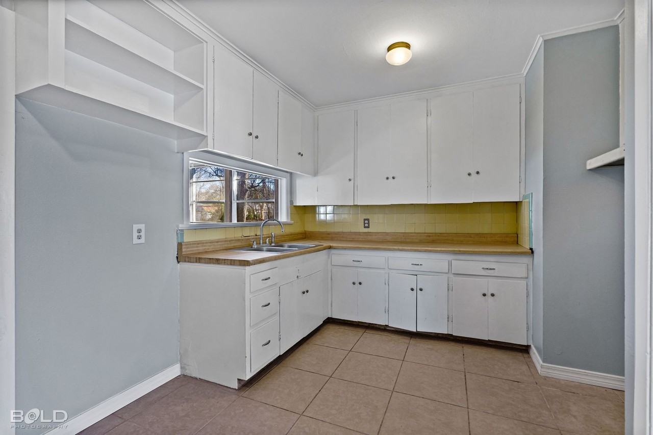 1518 Viosca St - Photo 5 of 13