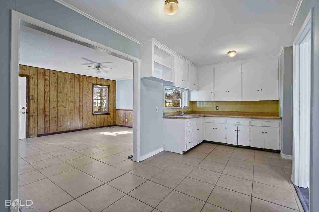 1518 Viosca St - Photo 6 of 13