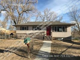 featured image of 939 Hayden Dr