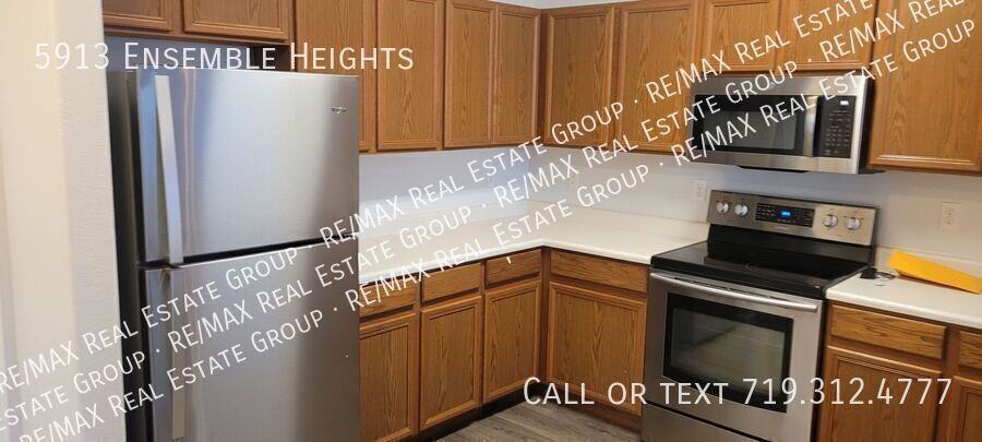 5913 Ensemble Hts - Photo 6 of 10