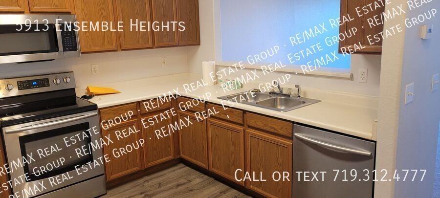 5913 Ensemble Hts - Photo 7 of 10