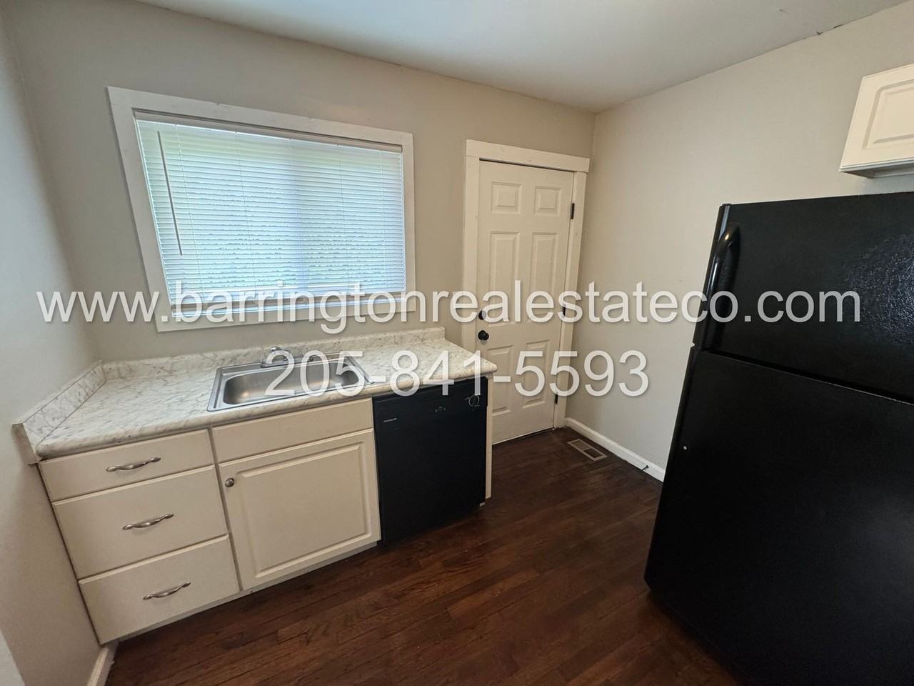 2856 Valleyview Cir - Photo 5 of 6