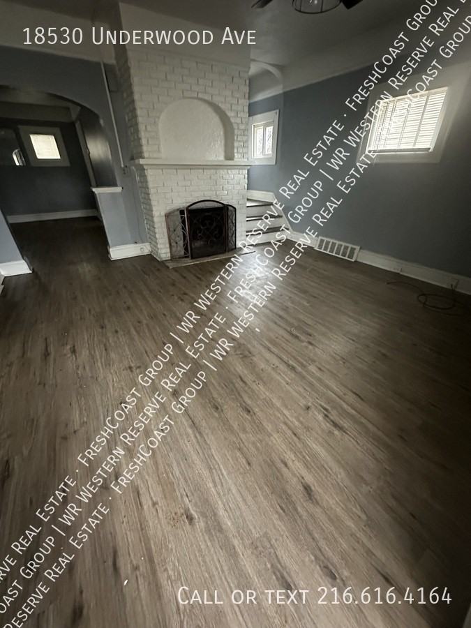 18530 Underwood Ave - Photo 2 of 10