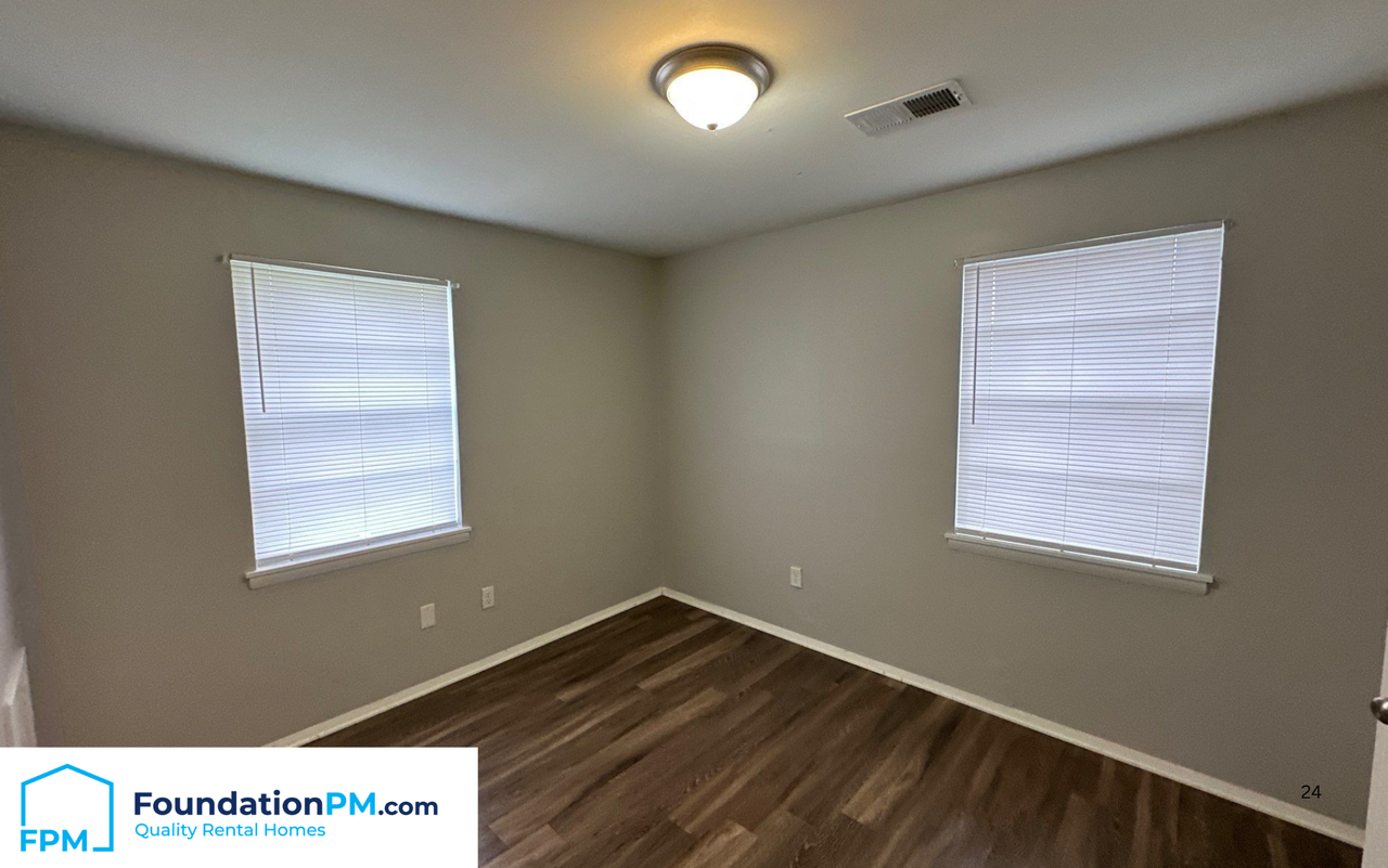 1056 Hudson Street - Photo 5 of 7